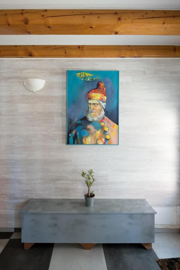 Night Galleria Holiday Home - Bed & Art In Burano - The Pink House Bagian luar foto