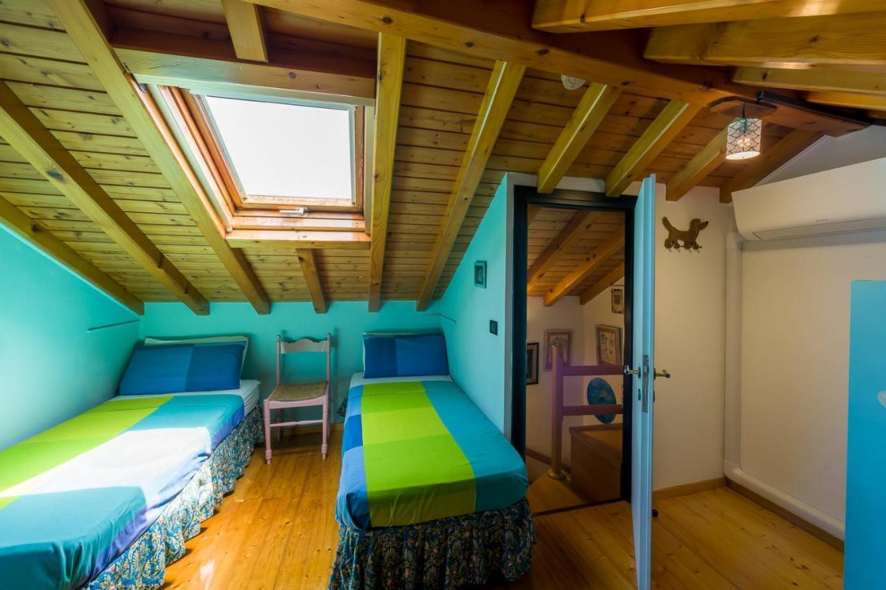 Night Galleria Holiday Home - Bed & Art In Burano - The Pink House Bagian luar foto